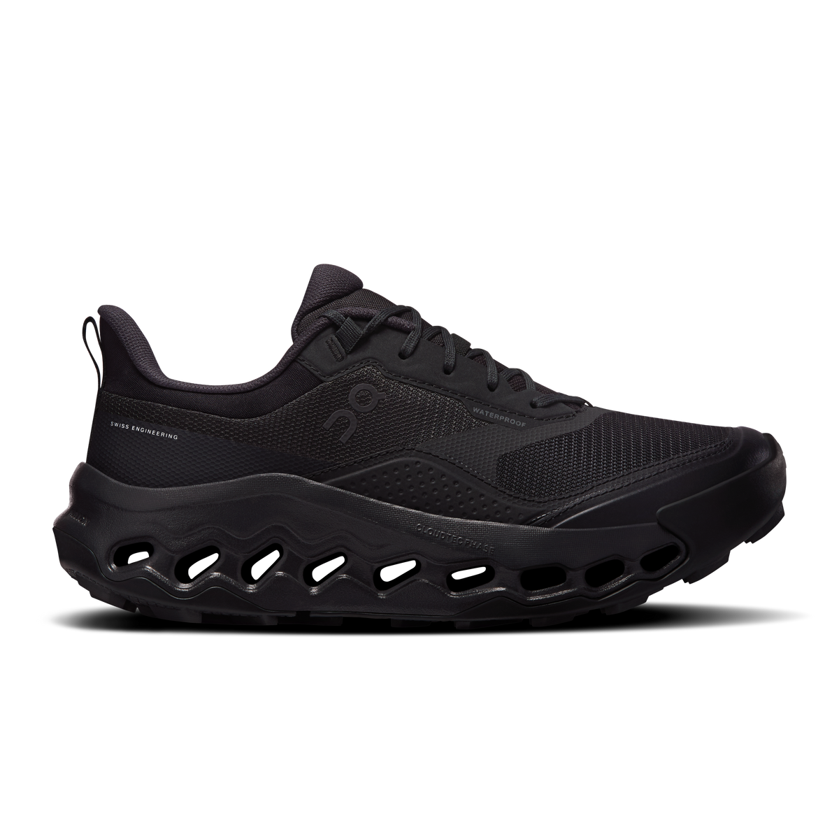 Women's waterproof running shoes in black, lace-up mesh upper and cushioned sole