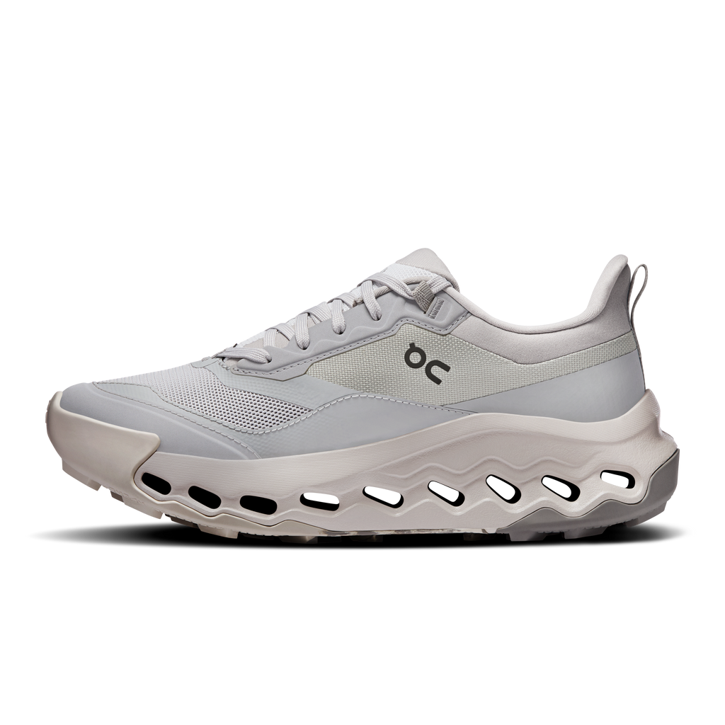 Women's Cloudhorizon 2 running shoes in light gray, side profile with logo