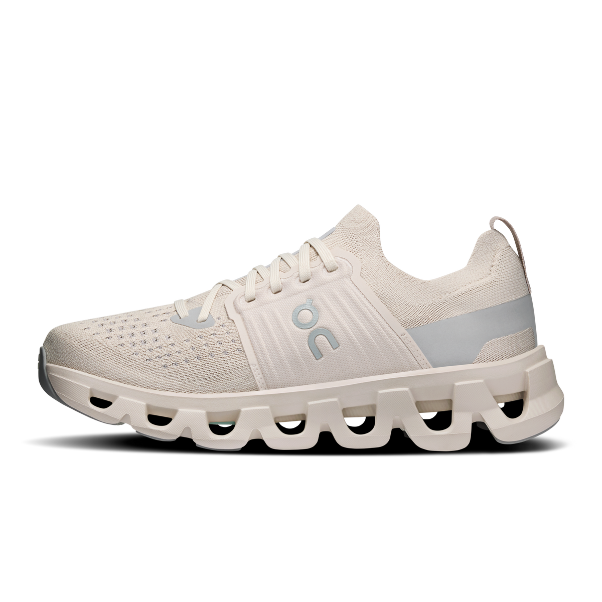 Women’s Cloudswift 4 running shoes, light pearl knit upper with lace-up and molded sole
