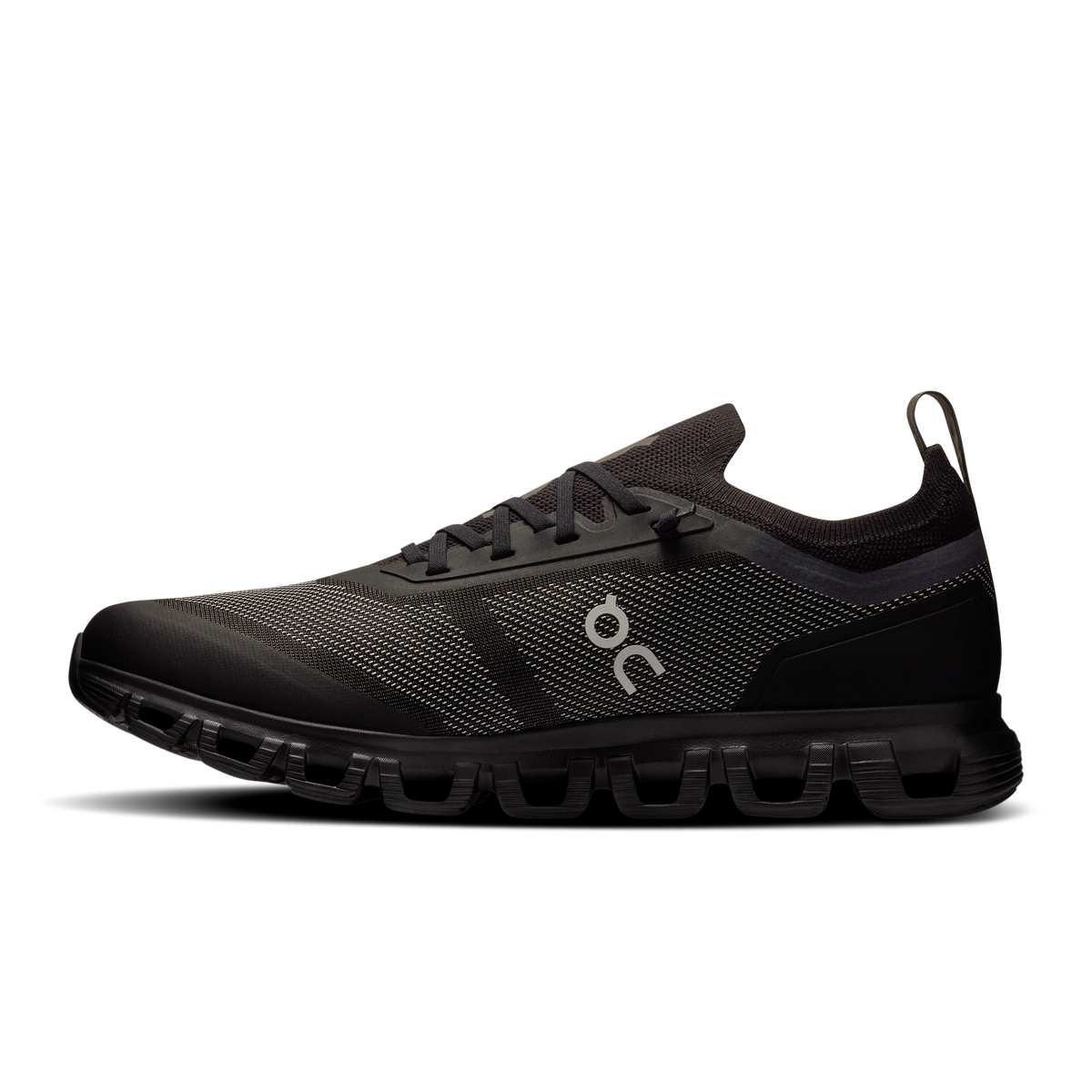 Men's On Cloud 6 Versa running shoe, black low profile with cushioned collar