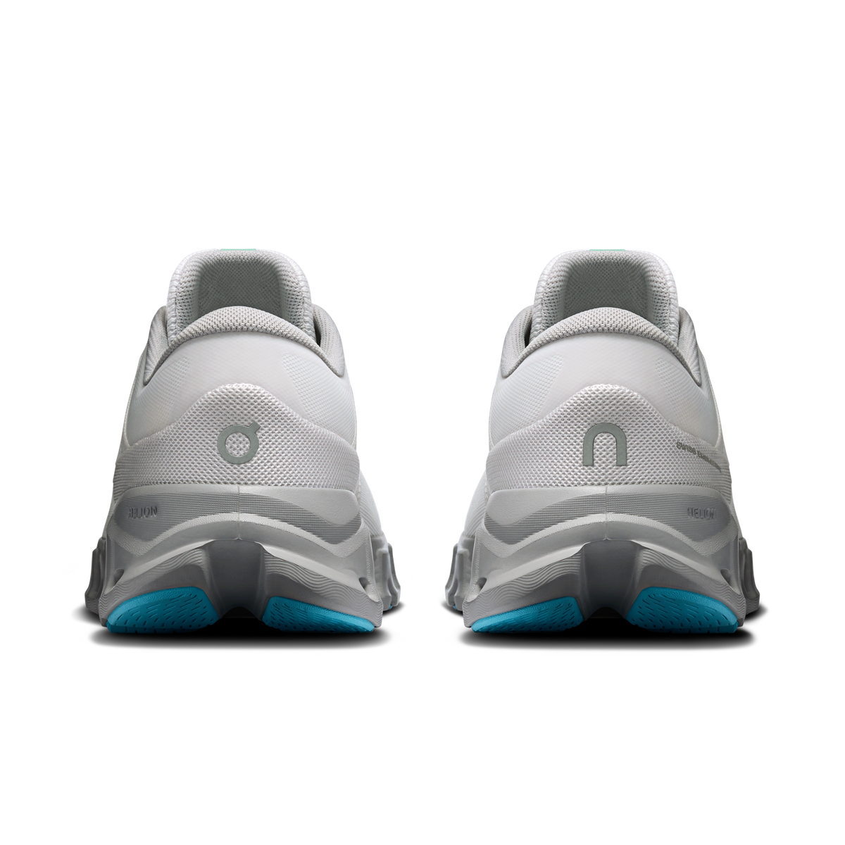 Men's On Cloud X 5 shoes heel view in light gray with teal outsole edge