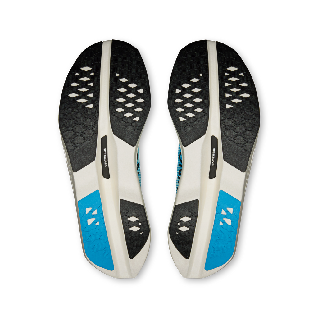 Women’s On Cloudboom Volt shoes, outsole bottoms with textured traction patterns