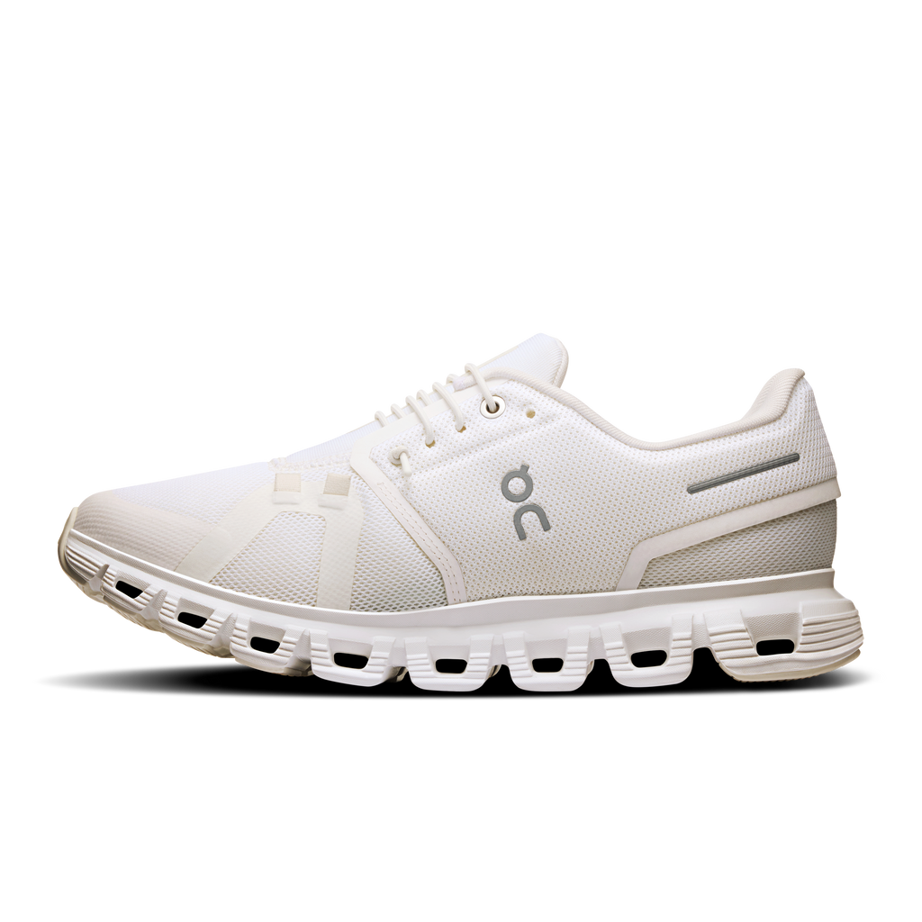White On Cloud 6 women's running shoes, angled side view, lace-up mesh with cloud sole