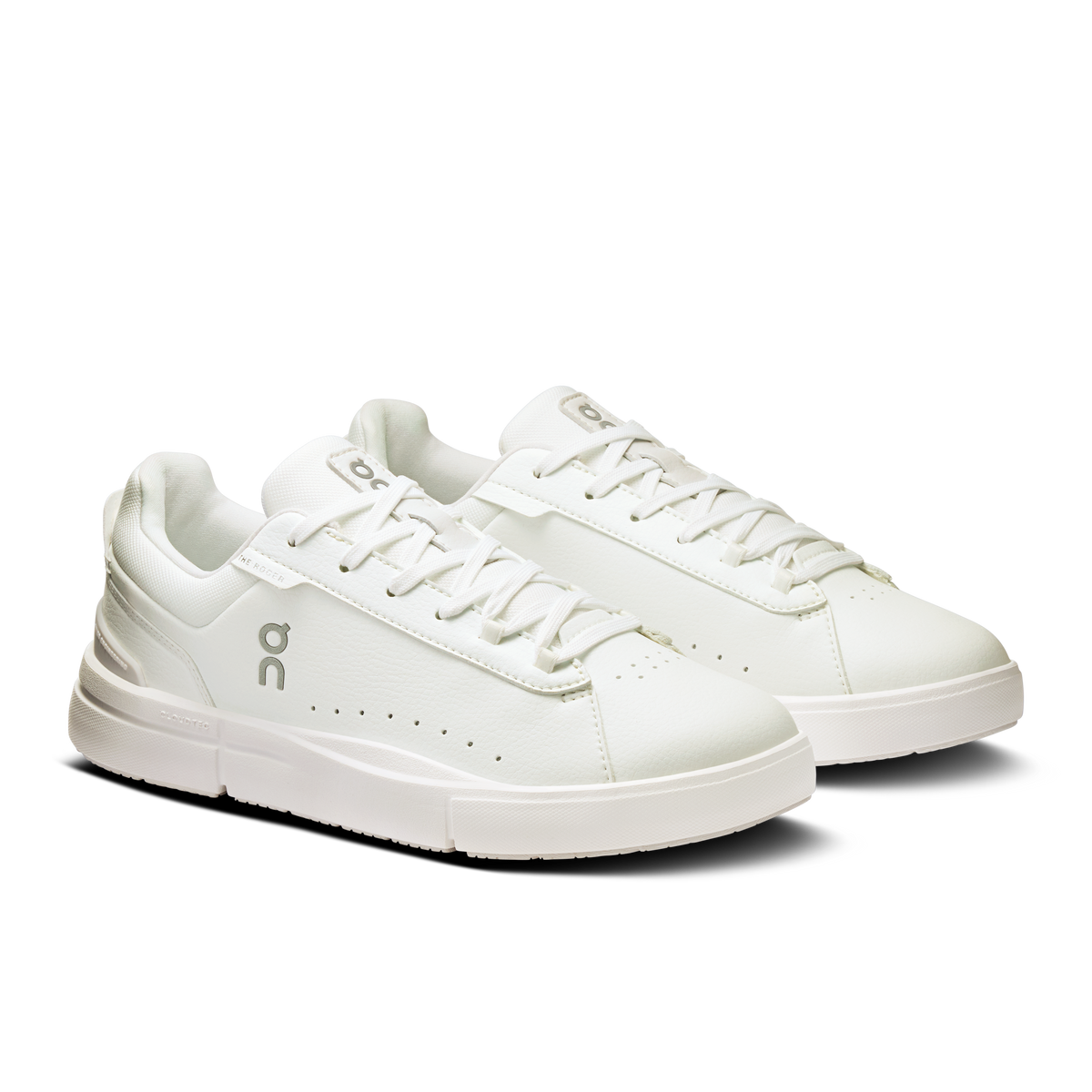 Women's On Running Roger Advantage white low-top sneakers with lace-up and side logo