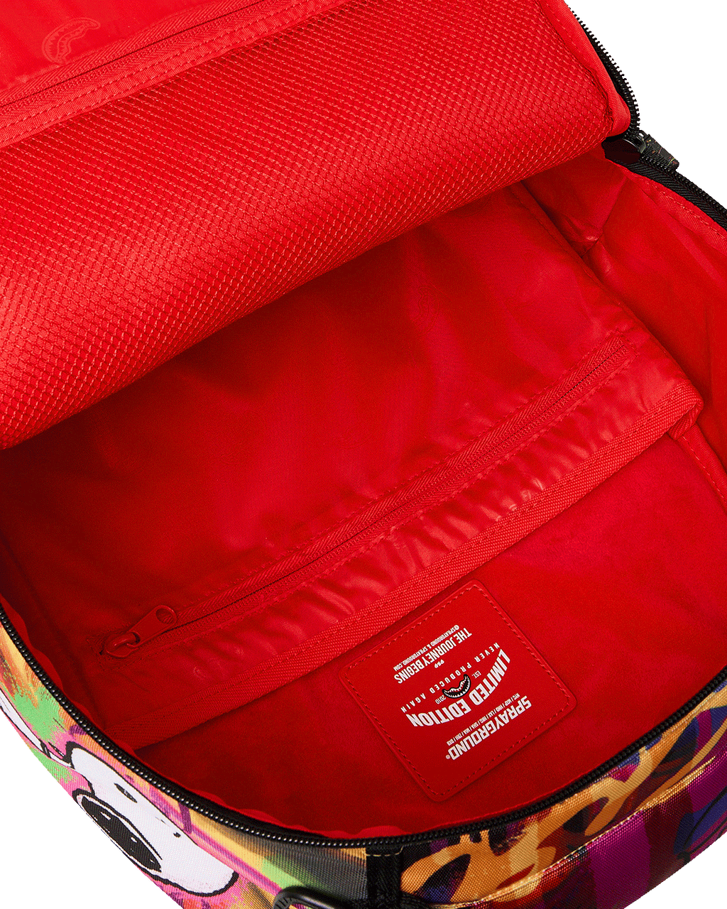 Peanuts Snoopy backpack interior lining in red with inner zip pocket and label patch