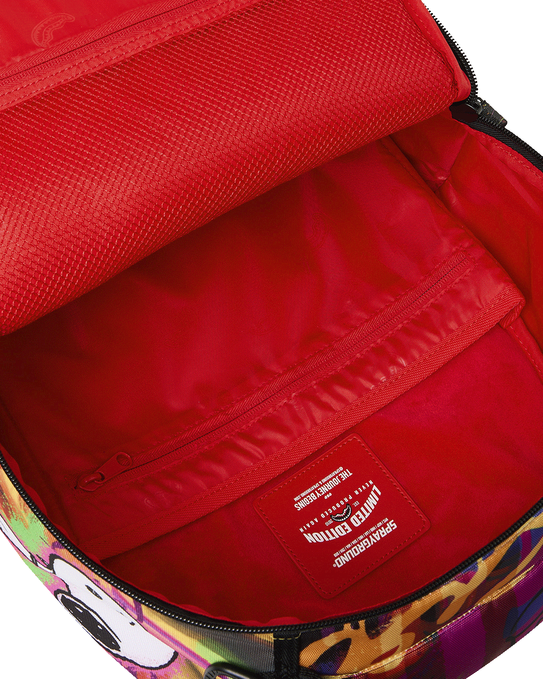 Peanuts Snoopy backpack interior lining in red with inner zip pocket and label patch
