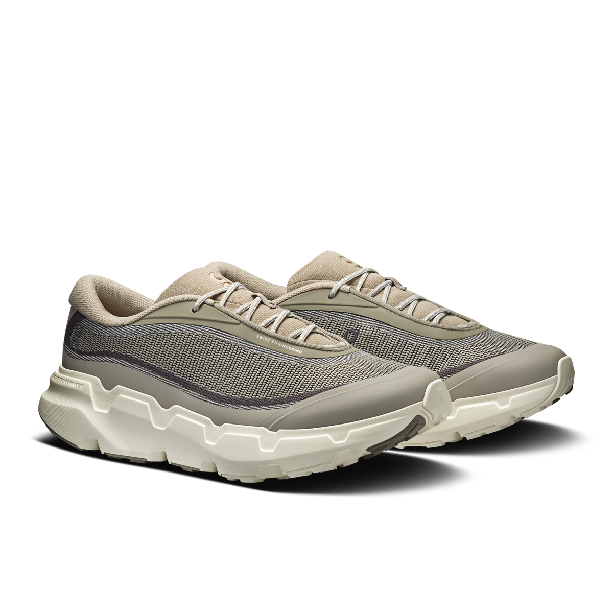Men's lace-up trail shoes, textured mesh upper in beige/gray, chunky sole
