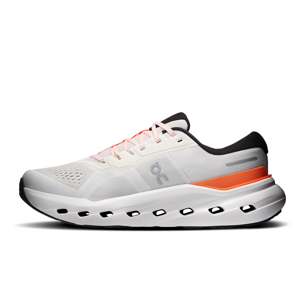 Men's running shoes in ivory with orange lateral stripe, lace-up and padded collar