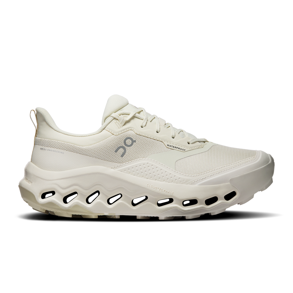 Women's waterproof running shoes, ivory mesh upper with lace-up and Cloud-style sole