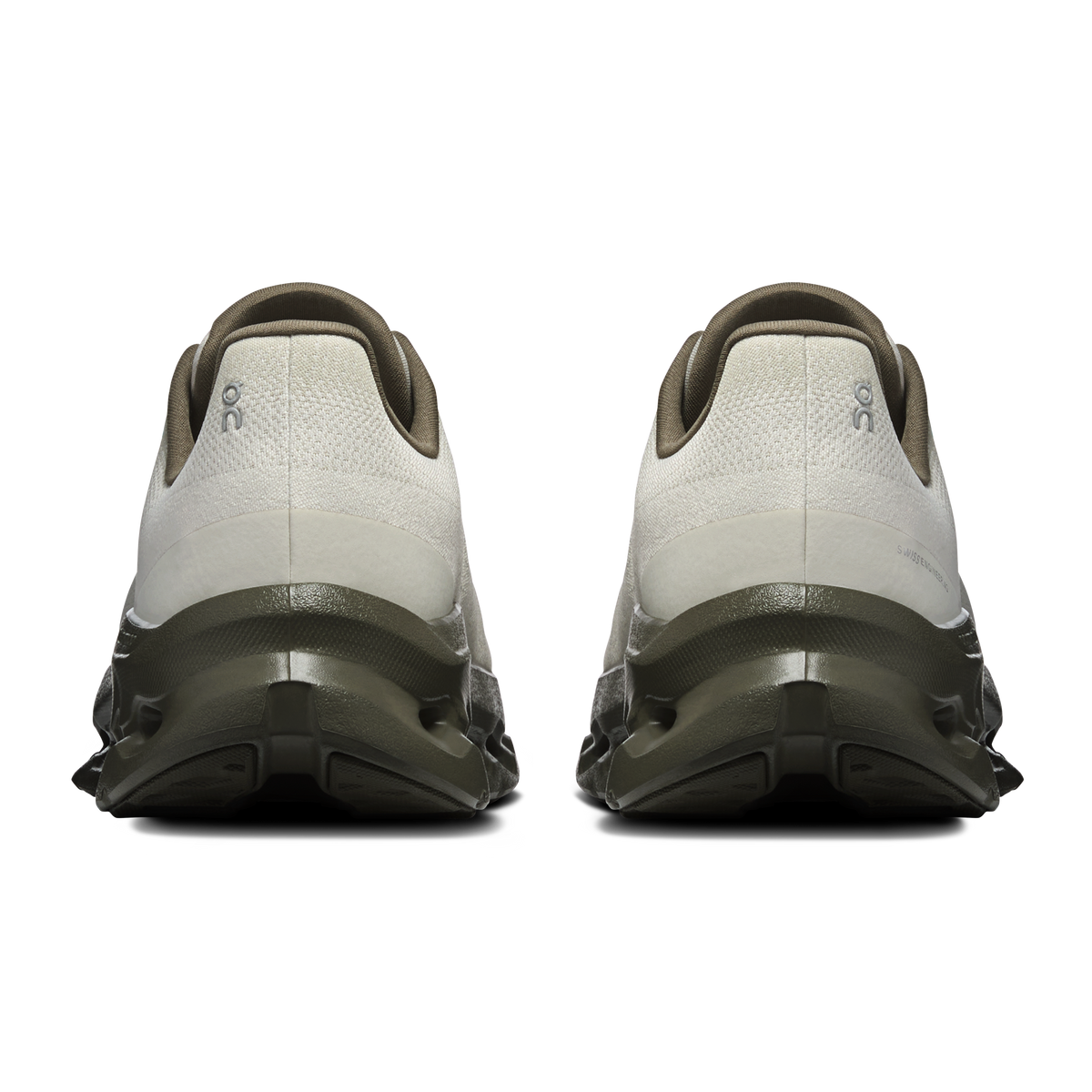 Men's running shoes heel view, off-white upper with dark gray/olive back and sole pods