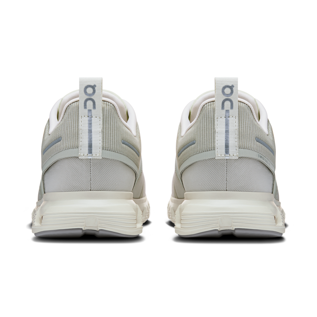 Men's waterproof running shoes heel view, light gray back with cushioned collar