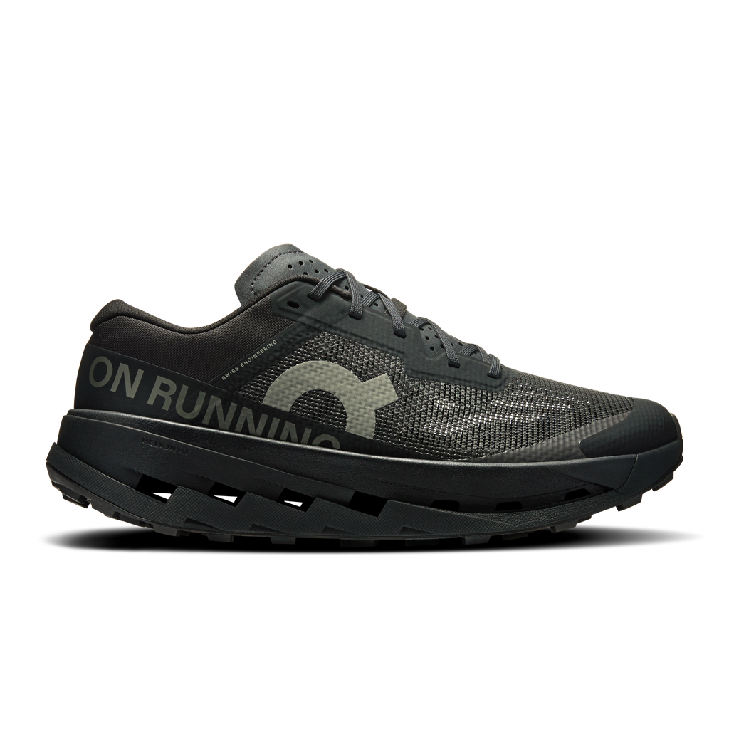 On Cloudultra 3 men's running shoes, black mesh upper and black rubber sole
