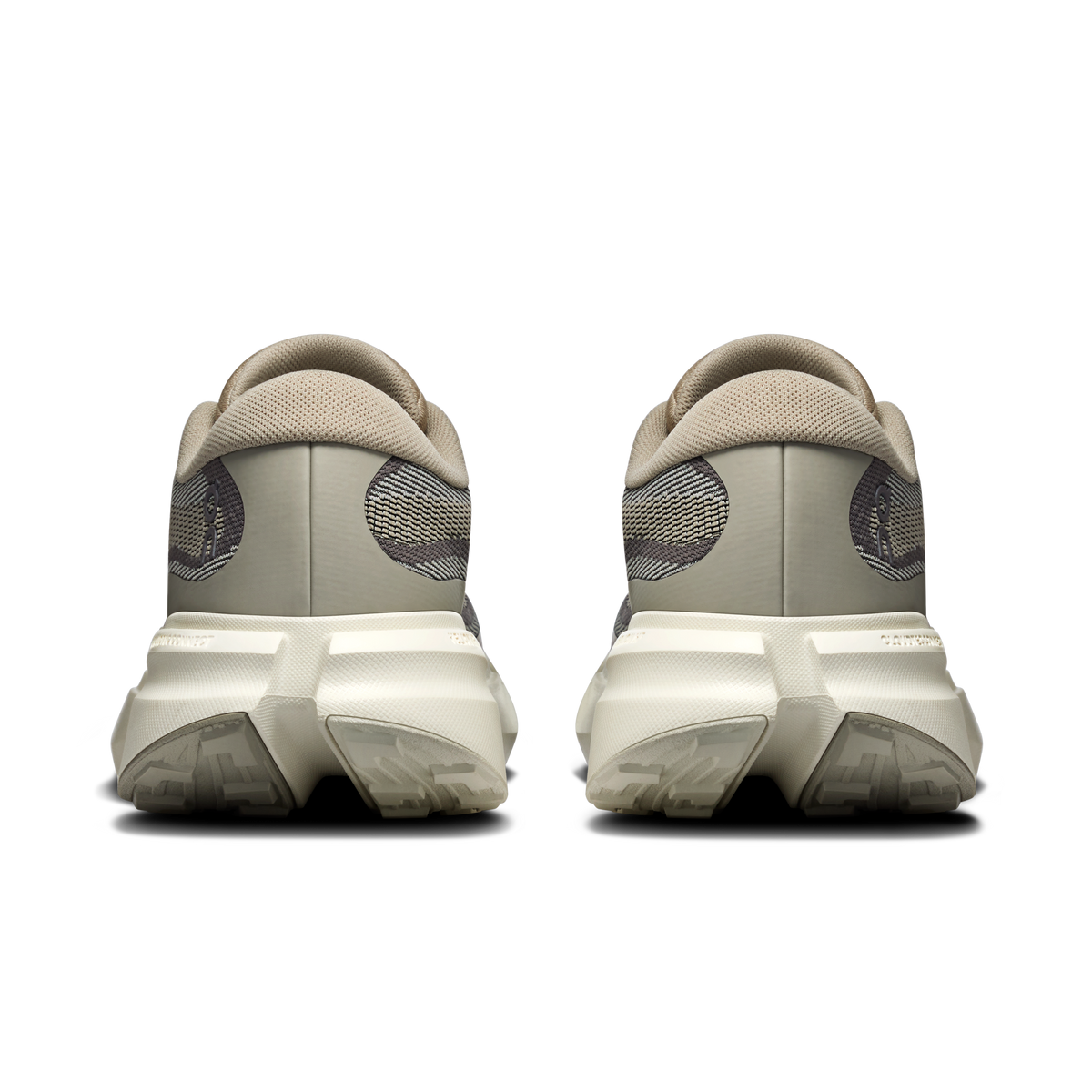 Men's trail shoes heel view, cushioned collar, beige and dark mesh, rugged outsole