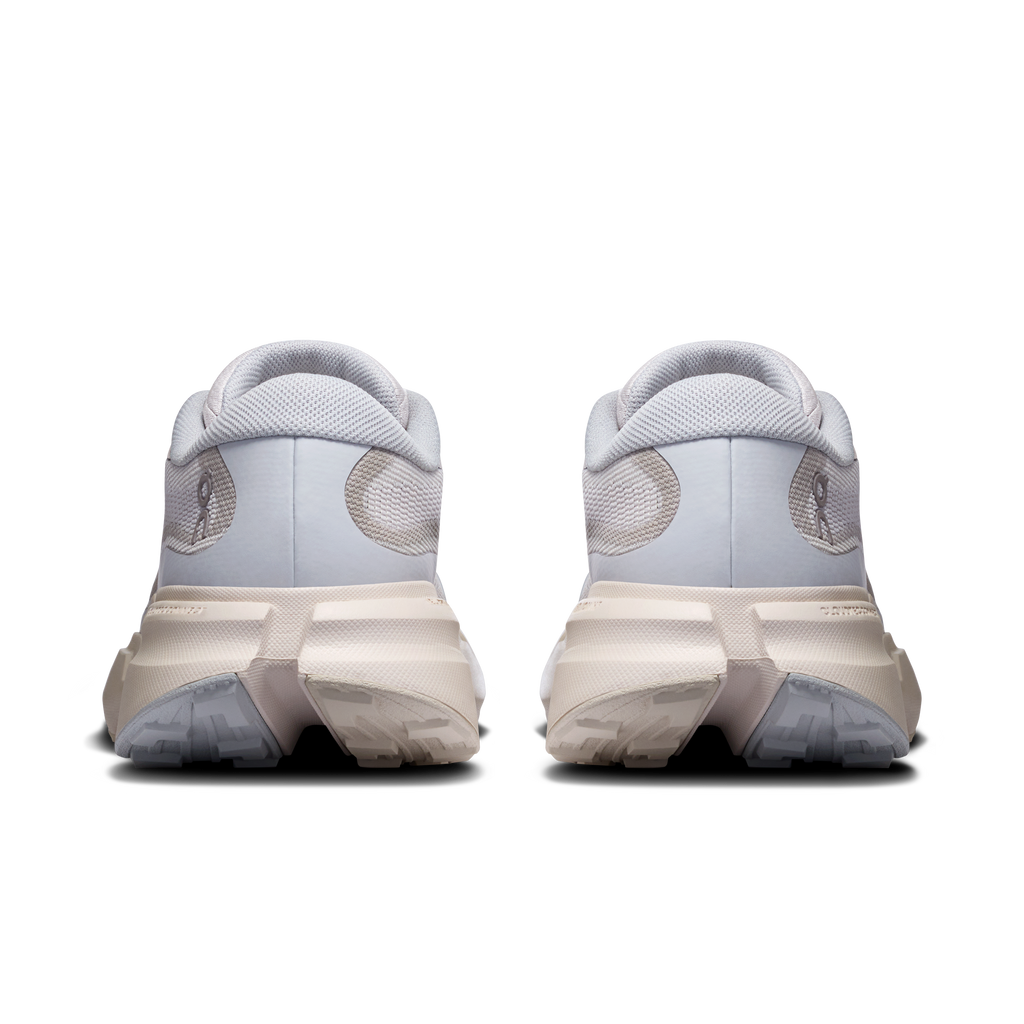 On Cloudsoma Hike shoes for women, back view with pull tab and padded collar in glacier/pearl.