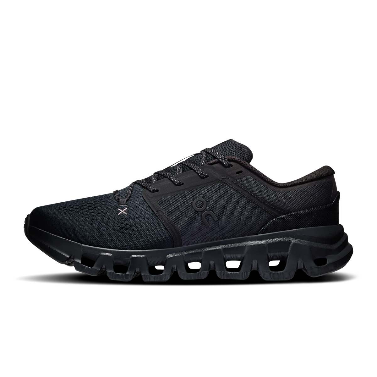 On Running Cloud X 5 men's black running shoe, lace-up with reinforced panel accents