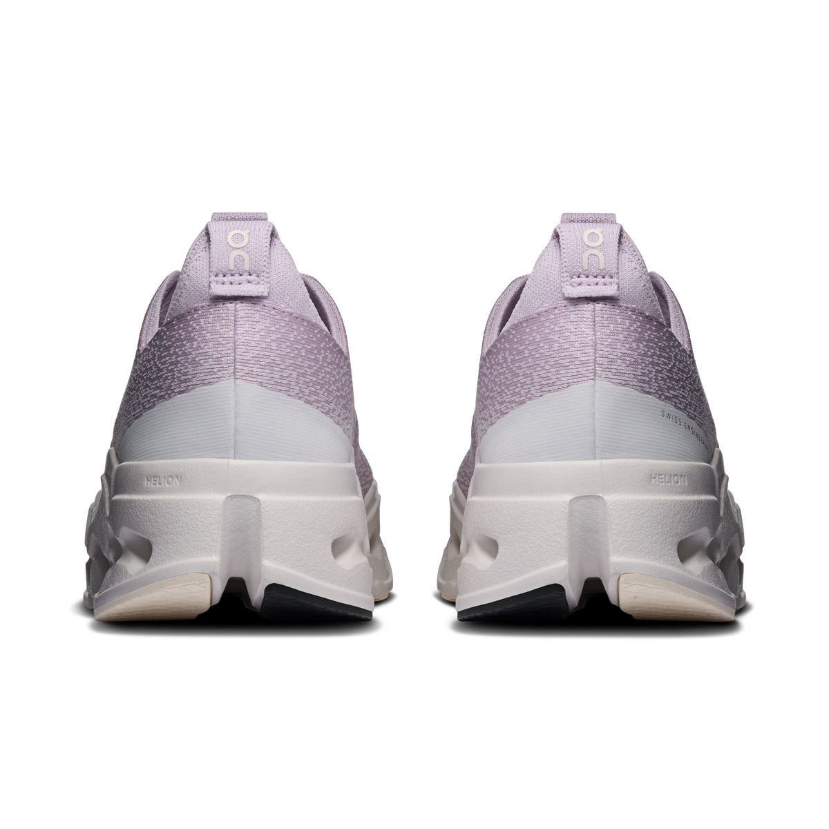 Women's lace-up running shoes with rear pull tab and white midsole