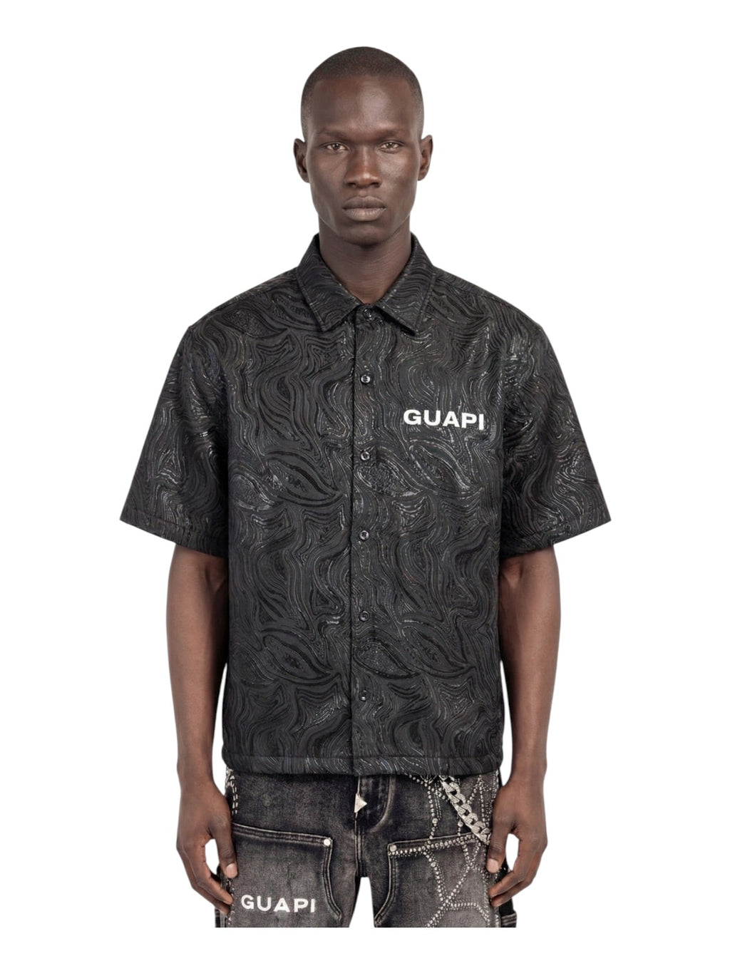Men's black short-sleeve button-up shirt with wavy texture print and GUAPI logo