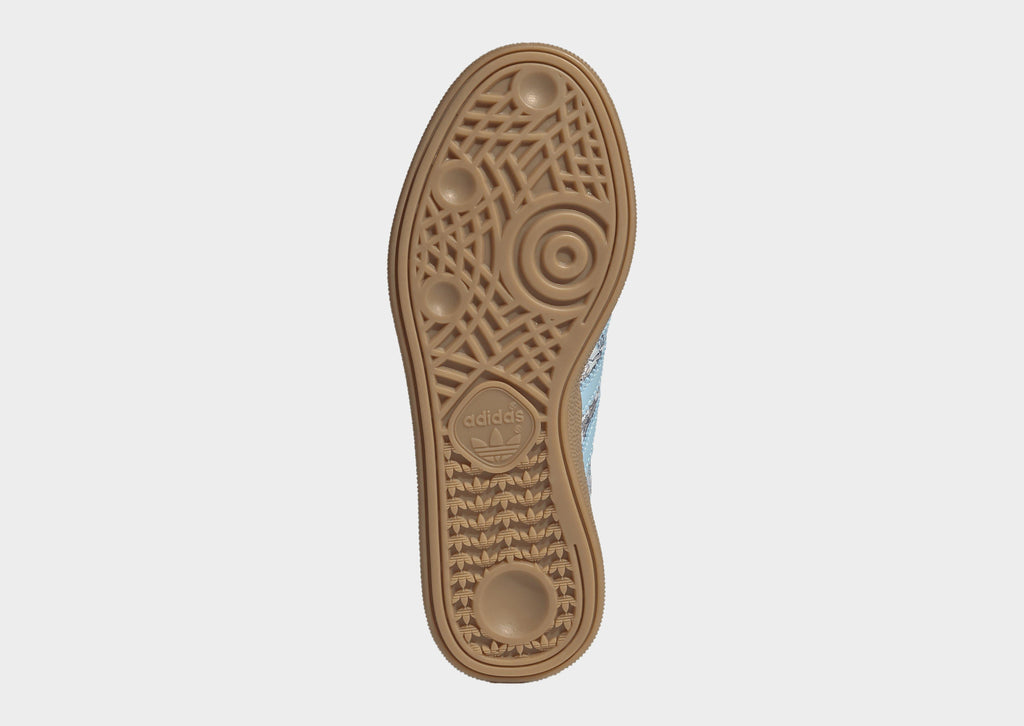 Kids' adidas Spezial gum rubber outsole with off-white and blue upper paneling